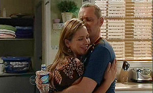 Max Hoyland, Steph Scully in Neighbours Episode 