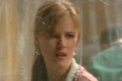 Elle Robinson in Neighbours Episode 