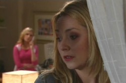 Janae Timmins, Janelle Timmins in Neighbours Episode 