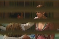 Izzy Hoyland, Paul Robinson, Elle Robinson in Neighbours Episode 4852