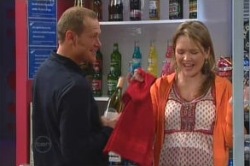 Max Hoyland, Steph Scully in Neighbours Episode 