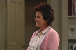 Lyn Scully in Neighbours Episode 