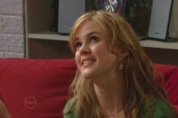 Elle Robinson in Neighbours Episode 