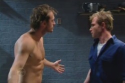 Reuben Hausman (Roo), Stuart Parker in Neighbours Episode 4873