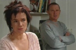 Lyn Scully, Max Hoyland in Neighbours Episode 