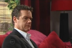 Paul Robinson in Neighbours Episode 