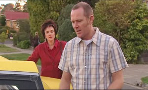 Lyn Scully, Max Hoyland in Neighbours Episode 