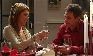 Izzy Hoyland, Paul Robinson in Neighbours Episode 4894