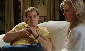 Stuart Parker, Elle Robinson in Neighbours Episode 