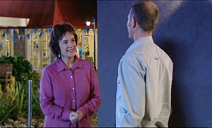 Lyn Scully, Max Hoyland in Neighbours Episode 