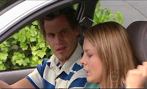 Ned Parker, Izzy Hoyland in Neighbours Episode 4911