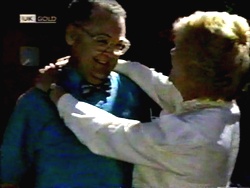 Harold Bishop, Madge Bishop in Neighbours Episode 1417