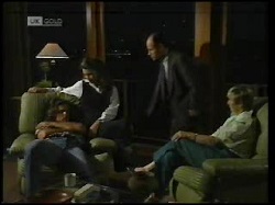 Wayne Duncan, Gaby Willis, Benito Alessi, Cathy Alessi in Neighbours Episode 1925