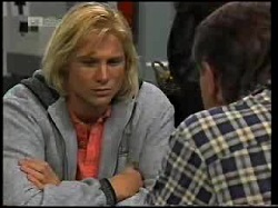 Brad Willis, Doug Willis in Neighbours Episode 1925