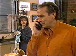 Pam Willis, Doug Willis in Neighbours Episode 1975