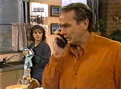 Pam Willis, Doug Willis in Neighbours Episode 