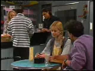 Annalise Hartman, Mark Gottlieb, Wayne Duncan, Phoebe Bright, Stephen Gottlieb in Neighbours Episode 1995