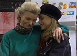 Helen Daniels, Lucy Robinson in Neighbours Episode 