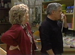 Cheryl Stark, Lou Carpenter in Neighbours Episode 