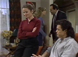 Julie Martin, Debbie Martin, Philip Martin, Wayne Duncan in Neighbours Episode 2001