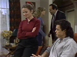 Julie Robinson, Debbie Martin, Philip Martin, Wayne Duncan in Neighbours Episode 