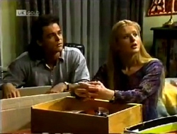 Wayne Duncan, Phoebe Bright in Neighbours Episode 