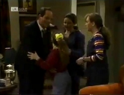 Philip Martin, Hannah Martin, Julie Robinson, Debbie Martin in Neighbours Episode 