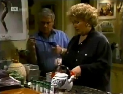 Lou Carpenter, Cheryl Stark in Neighbours Episode 2005