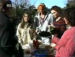 Doug Willis, Beth Brennan, Brad Willis, Gaby Willis, Pam Willis in Neighbours Episode 