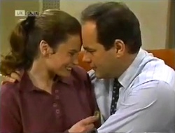 Julie Robinson, Philip Martin in Neighbours Episode 