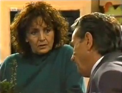 Pam Willis, Doug Willis in Neighbours Episode 