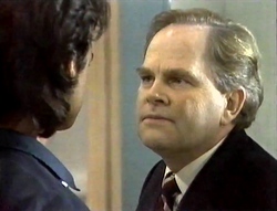 Wayne Duncan, Vince Roland in Neighbours Episode 