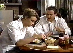 Billy Kennedy, Toadie Rebecchi in Neighbours Episode 2801