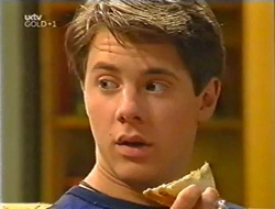 Lance Wilkinson in Neighbours Episode 2998