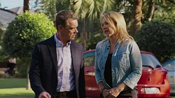 Paul Robinson, Steph Scully in Neighbours Episode 