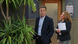 Paul Robinson, Terese Willis in Neighbours Episode 7445