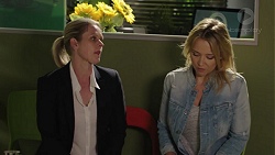 Ellen Crabb, Steph Scully in Neighbours Episode 