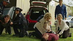 Ari Philcox, Policewoman, Belinda Bell, Mark Brennan, Ellen Crabb, Charlie Hoyland in Neighbours Episode 