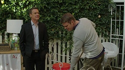 Paul Robinson, Gary Canning in Neighbours Episode 