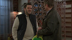 Dale Lancer, Gary Canning in Neighbours Episode 