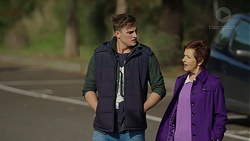 Kyle Canning, Susan Kennedy in Neighbours Episode 