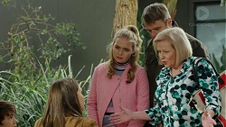 Amy Williams, Xanthe Canning, Gary Canning, Sheila Canning in Neighbours Episode 