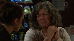 Rena Jackson, Paige Novak in Neighbours Episode 