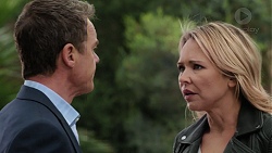 Paul Robinson, Steph Scully in Neighbours Episode 