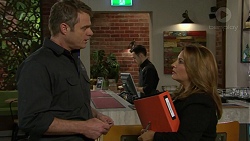 Gary Canning, Terese Willis in Neighbours Episode 