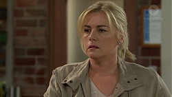 Lauren Turner in Neighbours Episode 