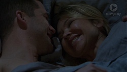 Mark Brennan, Steph Scully in Neighbours Episode 7485