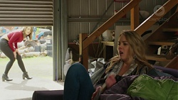 Paige Smith, Simone Bader in Neighbours Episode 7489