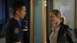 Mark Brennan, Ellen Crabb in Neighbours Episode 7490