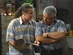 Toadie Rebecchi, Lou Carpenter in Neighbours Episode 3001